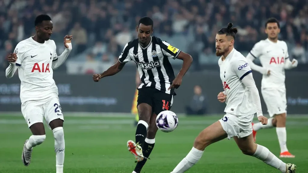 Football transfer deadline updates shape clubs, careers, and fan emotions